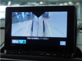 ◆マルチビューカメラシステム◆運転席から見づらい前後左右を、ナビ画面の映像で確認。見通しの悪い交差点や狭い道でのすれ違い、駐車などをサポートします。