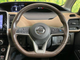 【純正革巻きステアリング】上質な革を使用することで、手にしっかり馴染みとても運転しやすいハンドルです♪