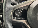 ステアリングにオーディオ操作スイッチが付いています。オーディオ画面に直接タッチしなくても操作が出来ますので、運転に集中できます。