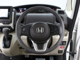【運転席まわり】Honda独自の設計思想に基づき、自然に手を伸ばした先に操作したいものがあるようレイアウトを追求 !