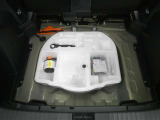 【車載工具】タイヤ交換には必需品ですね!万が一に役立つ工具です。緊急時に備え、使い方をしっかり覚えておきましょう。
