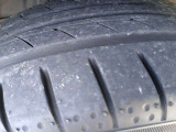 タイヤの溝はご覧の通りです