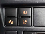 オートマチックハイビームとは、先行車や対向車のライトを認識し、ハイビームとロービームを自動で切り替える機能です。夜道の視界を確保します。詳細は販売店スタッフまでおたずねください。