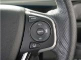 ◆アダプティブクルーズコントロール◆予め設定した車速内でクルマが自動的に加減速。前走車との適切な車間距離を維持しながら追従走行します。【LKAS】車線維持支援システムでステアリング操作を支援。