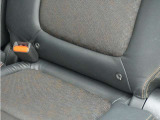 ◆ISOFIX◆シートベルトいらずでチャイルドシートと固定金具を連結するだけでガッチリ固定できます。