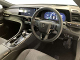 運転席周りのレイアウトをご覧ください。ナビゲーションが綺麗に装着されすっきり収まってますね!