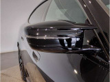 BMWのミラーは車種によって異なりますがレーンチェンジウォーニングが装備されております。詳しくは当店スタッフまでお問い合わせくださいませ。