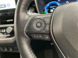 運転中、オーディオの操作をしてて、ハッとしたことはありませんか?ステアリングスイッチは、運転中でもハンドルでオーディオの操作が可能です。安全なドライブをサポートします。