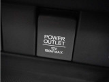 ◆12V電源ソケット◆スマートフォンの充電等にも便利な電源ソケット!使いやすい場所に装備されています。