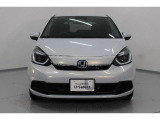 Honda SENSING搭載!ミリ波レーダー単眼カメラで、クルマの前方の状況を認識。ブレーキやステアリングの制御技術と強調し、安全・快適な運転や事故回避を支援する先進のシステムです。