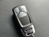 スマートキー!鍵を挿すことなくロックを開閉できます