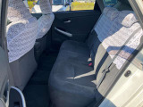 後部座席を横から見たところです。乗り降りのしやすさも実車でお試しいただけます。