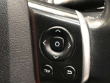 【ステアリングスイッチ】右です。ハンドルから手を離さず、運転に集中したまま手元でマルチインフォメーションディスプレイ内の表示切替などができます。
