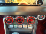 気になるお車がありましたら右の電話番号から直接お店にお問い合わせください。支払方法から車両情報、状態までなんでもご説明させて頂きます。スタッフ一同ご連絡お待ちしております。