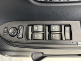 【電動格納ミラー】狭い駐車場でも安心です♪