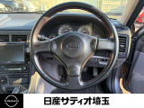 純正ステアリングを装備。オリジナルの雰囲気を楽しめます。