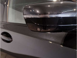 【BMWミラー】視認性の高いスタイリッシュなミラー。自動防眩機能も付いており夜間のドライビングをサポートします。