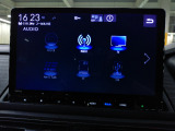 フルセグTV搭載。CD/DVD再生、Bluetoothオーディオに対応しています。
