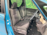運転席シート廻りは使用感も少なく、良好な状態となっています。前オーナー様が丁寧に使っていたことがよくわかりますね。