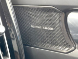 ●harman/kardonサウンドシステム:オーディオ専門メーカーが手掛けるプレミアムスピーカーを装備。多数のスピーカーから、音の粒立ちまで分かる高品質な音楽をお楽しみいただけます。