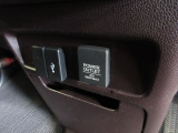 12V電源ソケットを設置しております。周辺機器の充電にご利用頂けます。