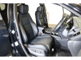すわり心地の良い運転席・助手席です。長時間のドライブの疲れ軽減に貢献します。どうぞ快適なドライブを♪