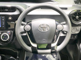 インテリアに合わせたデザインのステアリングは、運転される方のことも考え、運転しやすい形状、大きさです。是非一度、実際に触ってお確かめください。