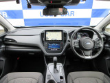 シンプルで機能的な運転席まわり。車お操作することを重視したインテリア。