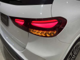 メルセデス・ベンツ[認定中古車]は、メルセデス・ベンツ日本株式会社が認定する中古車保証制度が適用される中古車です。これは正規販売店のみの特典です。