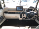 【インパネ全体】手が届きやすく、どなたでも運転しやすいです。シンプルで使いやすい設計になっています!