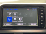 AM・FMに加え、テレビやBluetoothなど複数の音源が画面に表示されています。使いたい項目を選びやすく、普段聴くラジオや接続機器の音楽など、好みに応じて楽しめます。