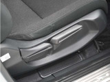 ◆シートハイトアジャスター◆運転席を上下に高さ調節ができます!運転ポジションを体格に合わせてシート調整できます。