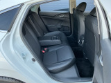 セカンドシートです!!ベンチシートになってますので、お二人の乗車ですとゆったり座って頂けますよ!!