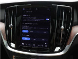 プラグインハイブリッドシステムは、各ドライブモードに応じて電気モーターとガソリンエンジンを協調制御します。