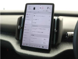 直感的な構成により、必要なときに運転の邪魔をすることなく、適切なサポート情報およびエンターテイメントを提供することができます。
