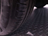 【保険】各種保険もご用意しております。Volkswagen専用保険にご加入いただくことで、ドアミラーやフロントガラスの修理費用も一定額まで補償されます。