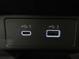 USB充電専用電源ソケットも付いています。モバイル機器などの充電専用