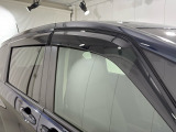 ★ドアバイザー★雨天時に窓を開けても濡れにくく車内に雨が入り込むのを防ぎながら換気ができます(^^♪