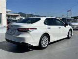 車両前後の障害物を検知して警告する「クリアランスソナー」搭載。狭い駐車場や車庫入れも安心です。