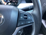 MRCC(マツダレーダークルーズコントロール)は先行車との車間を維持しながら追従走行を行い、長距離でのドライバー負担を軽減させてくれます。