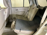 シートを倒せば荷室が広がり、用途に応じた使い方が可能です。