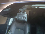 前後ドライブレコーダー搭載しているので事故の時安心できます。後ろからのあおり運転にも対応。