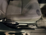 痛みの出やすい運転席シートの角、フロアマット、座面、ともに良好です