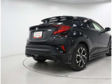 ドレスアップに効果があるモデリスタ製エアロパーツ装着車です。