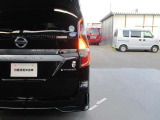 後続車からの視認性も良くスタイリッシュなLEDテールランプ