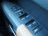 運転席・助手席にシートメモリ装備!3つのメモリができるので、複数人運転する場合でも安心です♪