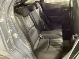 人間が歩行時に行っている「頭部の安定(目線の安定)」を車内でも再現する為、骨盤を支えて姿勢を崩しにくくするシート設計が取り入れられています!