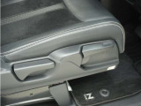 ◆シートハイトアジャスター◆運転席を上下に高さ調節ができます!運転ポジションを体格に合わせてシート調整できます。