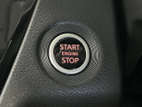 プッシュスタートですのでエンジンの始動もボタンを押すだけです