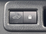 【パワーバックドア】スマートキーや運転席のボタンを押すだけでリアゲートが自動で開閉します!荷物を持っている時や、高い位置にあるバックドアを閉める際に便利な機能です♪